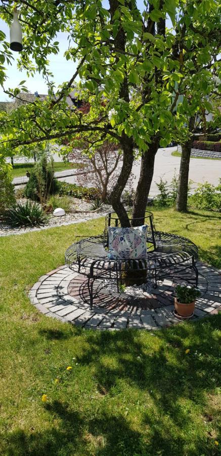 Stilvolles Apartment "Romantic" Neukirchen vorm Wald Bagian luar foto