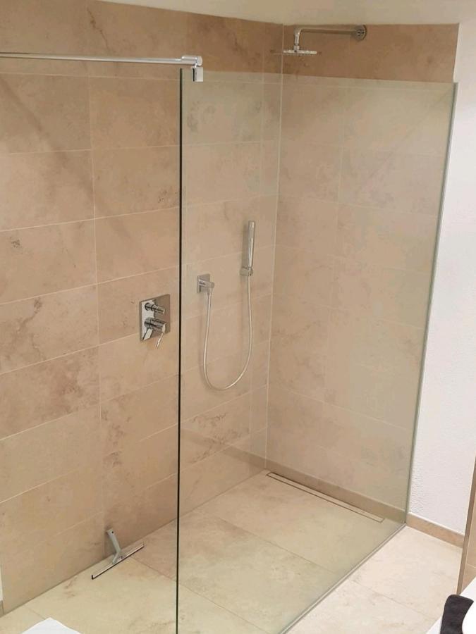 Stilvolles Apartment "Romantic" Neukirchen vorm Wald Bagian luar foto