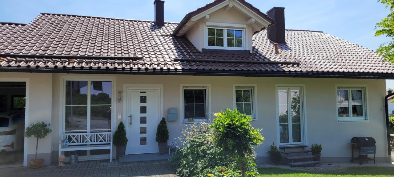 Stilvolles Apartment "Romantic" Neukirchen vorm Wald Bagian luar foto